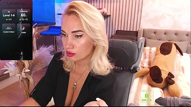 FreeBerryMILF online show from July 14, 4:56 pm