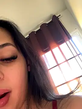 Snapshot of jujuarantes__2025 chatting on November 21, 4:38 pm jujuarantes 2025 online show from November 21, 4:38 pm