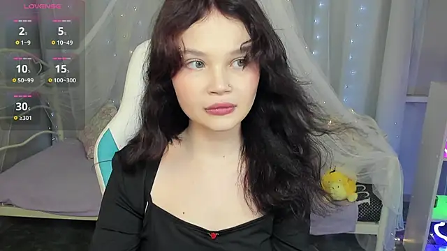 EmilyChaves online show from April 14, 6:30 am