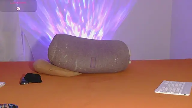 MrsNehir online show from November 12, 8:30 pm