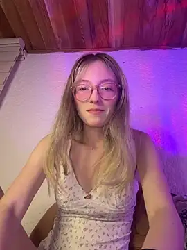 ReenKitty online show from March 20, 5:23 am