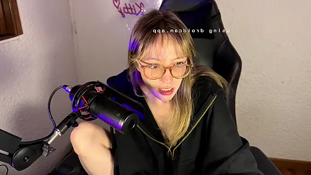 ReenKitty online show from June 17, 4:59 am