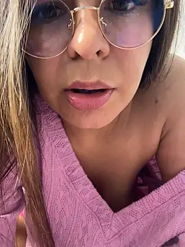 Snapshot of sweet_shadil_ chatting on September 19, 1:40 am sweet shadil online show from September 19, 1:40 am