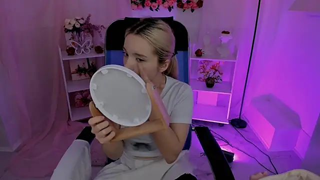 AuroraWrenfield online show from October 1, 4:29 am