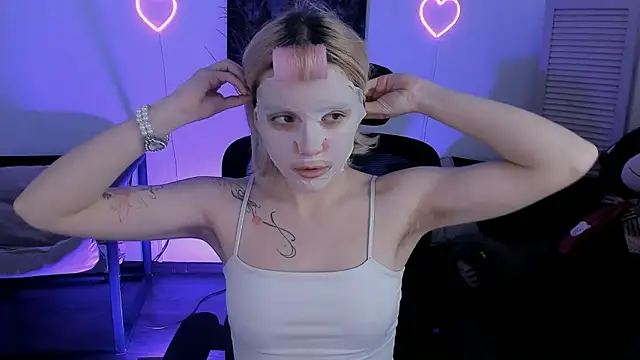 AuroraWrenfield online show from February 10, 4:38 am