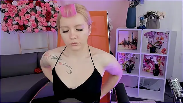 AuroraWrenfield online show from February 24, 4:32 am