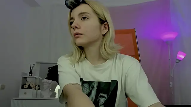 AuroraWrenfield online show from April 16, 12:44 am