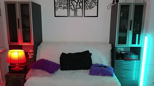 Snapshot of Lila_West chatting on January 25, 4:35 pm Lila West online show from January 25, 4:35 pm