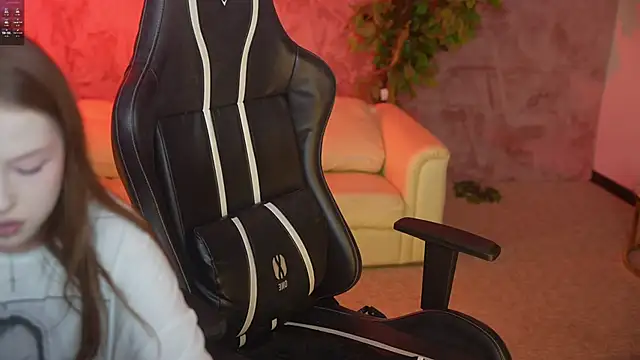 Goldie Flame online show from September 12, 11:37 pm