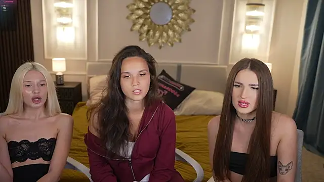 Goldie Flame online show from September 24, 7:28 pm