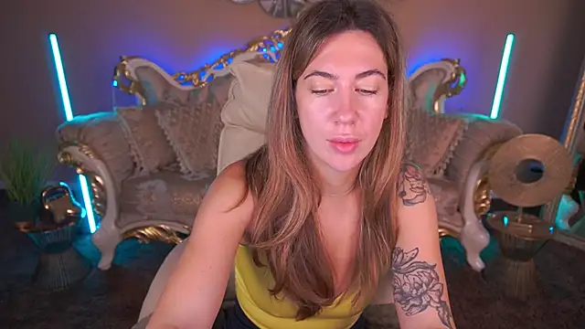 KateShanny online show from November 28, 7:11 am