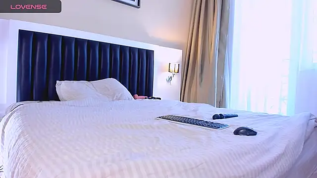 marrenaa online show from November 27, 7:10 am