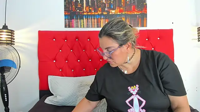 carolinacrus01 online show from February 17, 3:19 pm