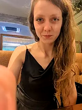 Snapshot of Eveline_Beauty_Kitty chatting on June 8, 5:24 pm Eveline Beauty Kitty online show from June 8, 5:24 pm