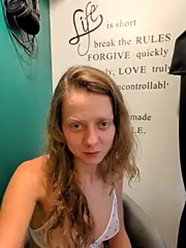 Snapshot of Eveline_Beauty_Kitty chatting on July 28, 7:50 pm Eveline Beauty Kitty online show from July 28, 7:50 pm