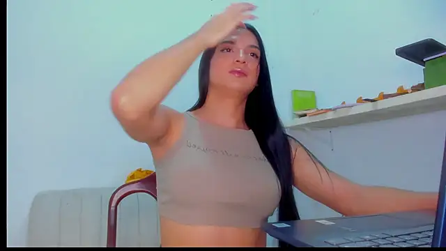 ISA BELLA VZL online show from April 10, 6:45 pm