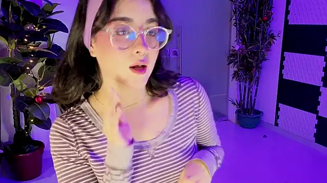 LiLLiAnderson online show from January 10, 11:45 am