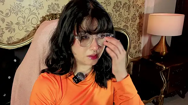 LiLLiAnderson online show from April 14, 12:33 pm