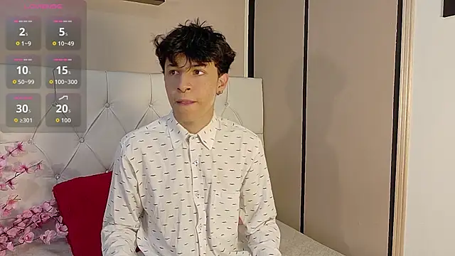 Axel  Evans online show from October 24, 11:17 am