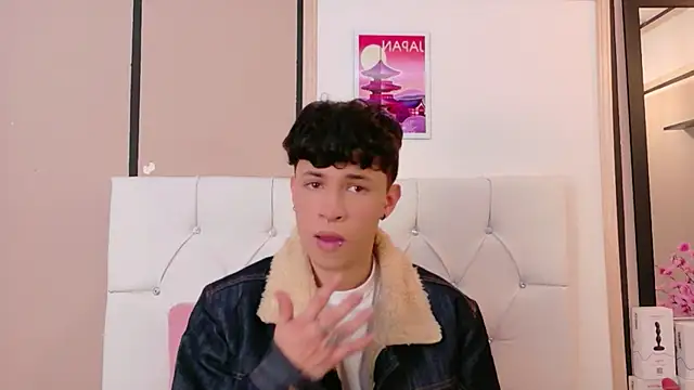 Axel  Evans online show from April 8, 1:11 pm