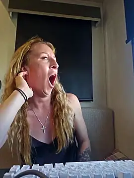 bmorganne420 online show from December 2, 9:54 pm