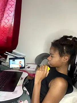 Snapshot of Soniala chatting on November 29, 7:28 pm Soniala online show from November 29, 7:28 pm