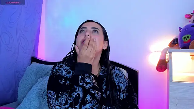 my aleja  online show from March 28, 3:06 am