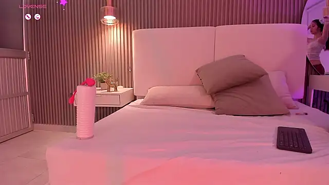 juliie star online show from March 18, 2:26 am