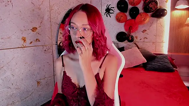 daphne courtis online show from October 29, 1:30 am