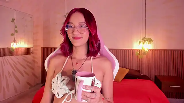 daphne courtis online show from January 14, 3:12 am