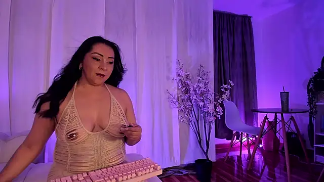 sweett-mary online show from May 17, 3:26 am