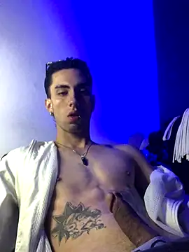 Snapshot of redmen69 chatting on October 1, 4:07 am redmen69 online show from October 1, 4:07 am