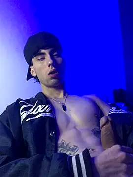 Snapshot of redmen69 chatting on October 7, 3:14 am redmen69 online show from October 7, 3:14 am