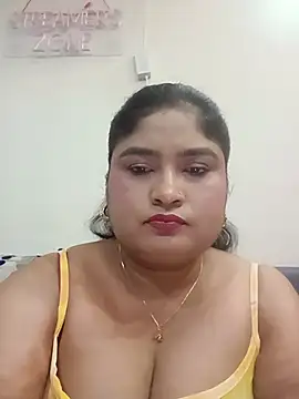Snapshot of hornyriyanka chatting on June 28, 3:01 am hornyriyanka online show from June 28, 3:01 am