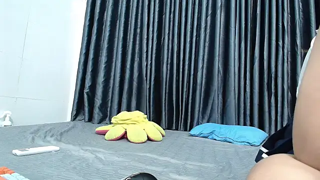 Snapshot of Grass_99 chatting on November 25, 1:38 am Grass 99 online show from November 25, 1:38 am