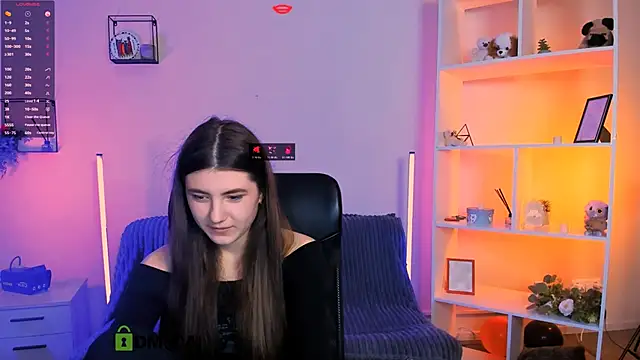 lissa night online show from November 10, 1:43 pm