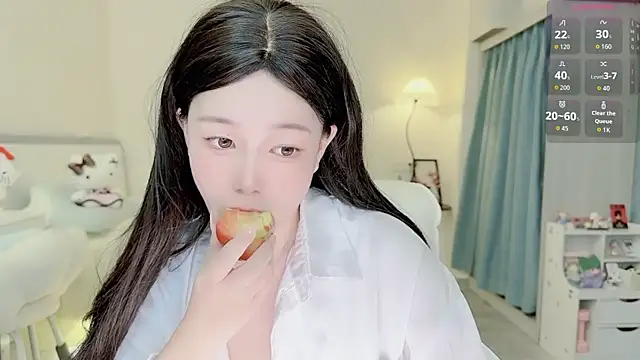 Snapshot of Bella_Ava chatting on June 4, 11:55 pm Bella Ava online show from June 4, 11:55 pm