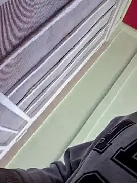 uratre online show from April 27, 2:59 pm