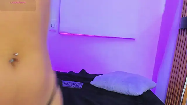 Snapshot of MacarenaSmith chatting on November 25, 11:10 am MacarenaSmith online show from November 25, 11:10 am