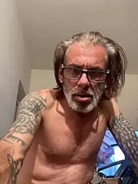 Snapshot of crisfootlicker chatting on July 2, 4:13 pm crisfootlicker online show from July 2, 4:13 pm