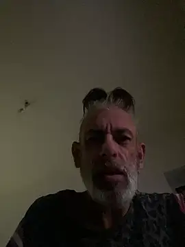 Snapshot of crisfootlicker chatting on July 4, 11:22 pm crisfootlicker online show from July 4, 11:22 pm