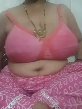 Snapshot of chocobbsneha567 chatting on June 12, 11:31 am chocobbsneha567 online show from June 12, 11:31 am