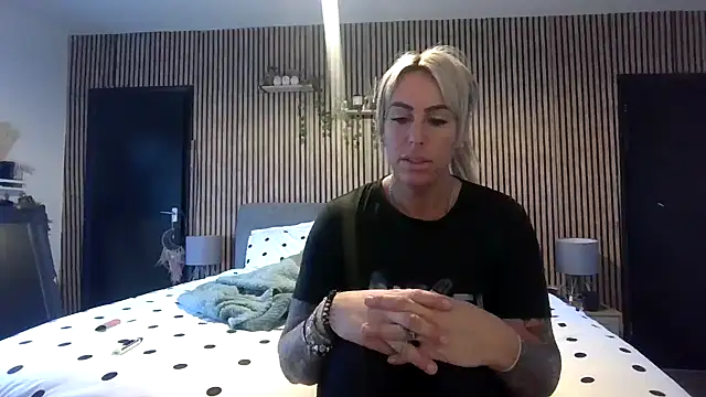 poppyinga1 online show from January 11, 11:15 am