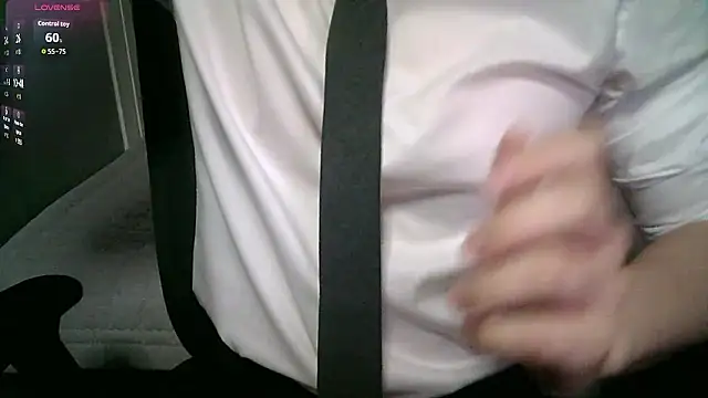 111owo111 online show from May 25, 12:22 pm