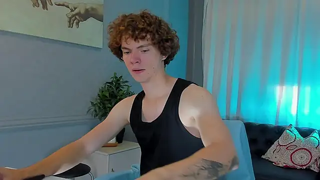 Snapshot of Tommy_Jamm chatting on October 1, 9:48 am Tommy Jamm online show from October 1, 9:48 am