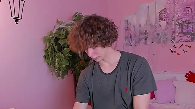 Snapshot of Tommy_Jamm chatting on November 1, 1:35 pm Tommy Jamm online show from November 1, 1:35 pm