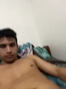 Camachito332 online show from April 2, 11:46 pm