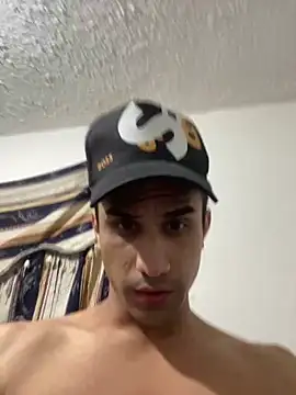 Camachito332 online show from April 7, 11:37 pm