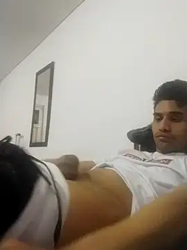 Snapshot of Camachito332 chatting on May 30, 10:40 pm Camachito332 online show from May 30, 10:40 pm