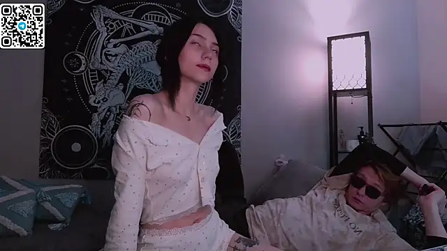 Snapshot of poisondevotion chatting on October 4, 11:52 am poisondevotion online show from October 4, 11:52 am